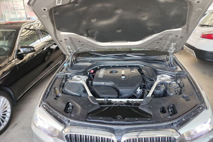 Used BMW 5 Series 2019 525Li Luxury Package Engine Bay
