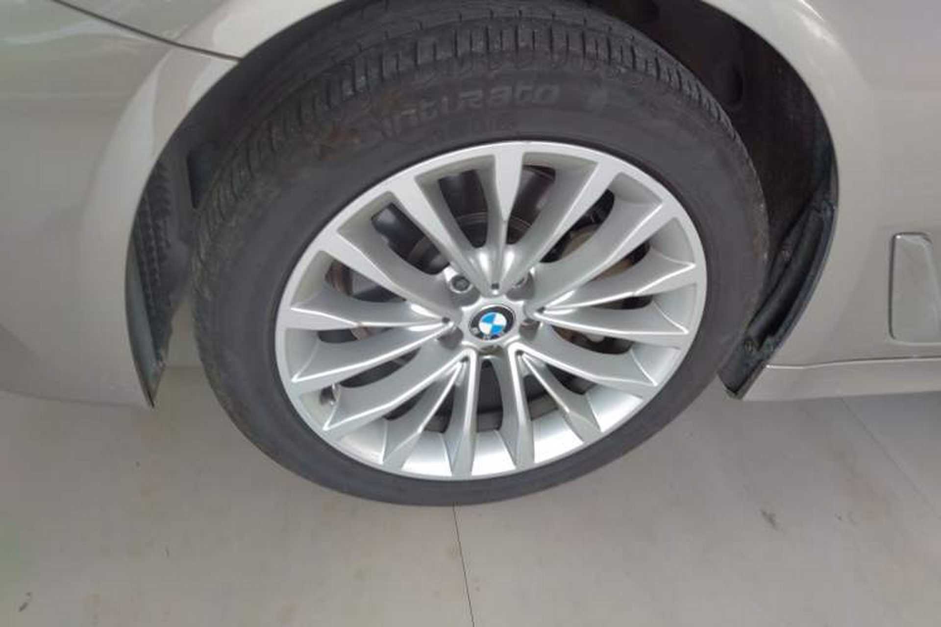 Used BMW 5 Series 2019 525Li Luxury Package Exterior 7