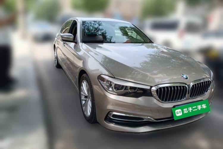 Used BMW 5 Series 2019 Facelifted 525Li Luxury Package Front Right 45 Deg