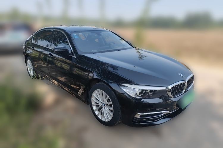 Used BMW 5 Series 2019 525Li Luxury Package Front Right 45 Deg