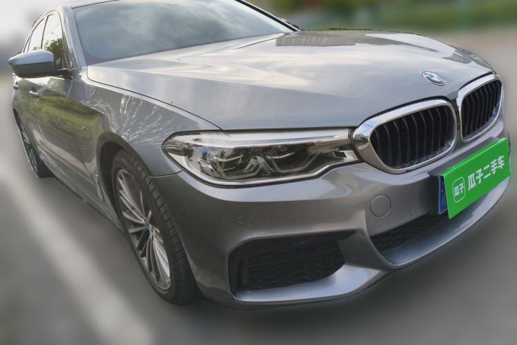 Used BMW 5 Series 2019 530i M Sport Package Front Right 45 Deg