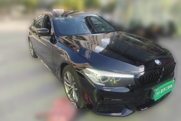 Used BMW 5 Series 2019 525i M Sport Package Front Right 45 Deg