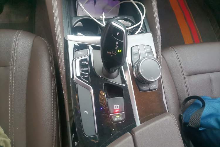 Used BMW 5 Series 2019 525Li Luxury Package Gear Lever