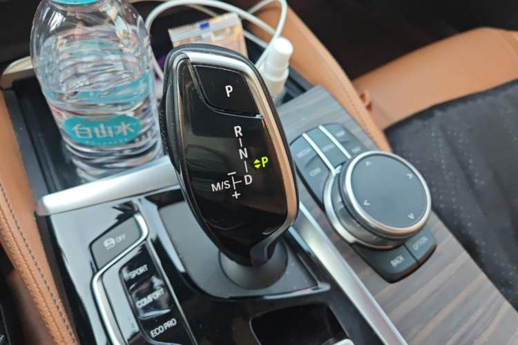 Used BMW 5 Series 2019 Updated 530Li xDrive Luxury Package Gear Lever