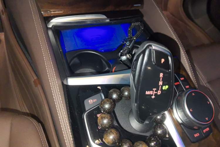 Used BMW 5 Series 2019 525Li Luxury Package Gear Lever