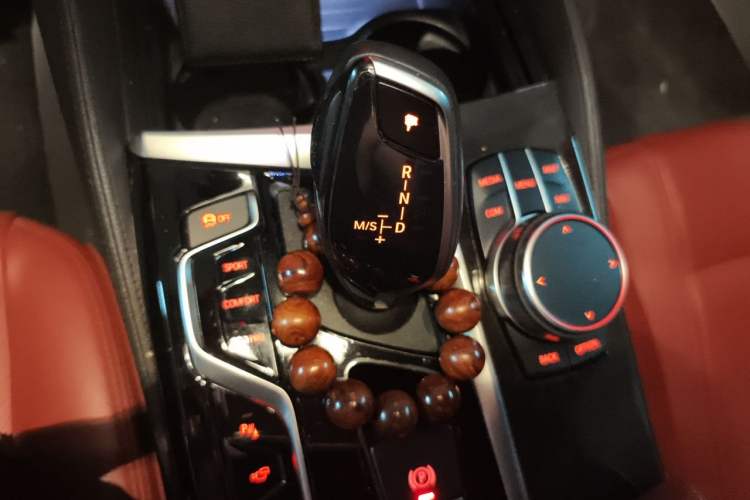 Used BMW 5 Series 2019 Facelifted 530Li Leading Edition M Sport Package Gear Lever
