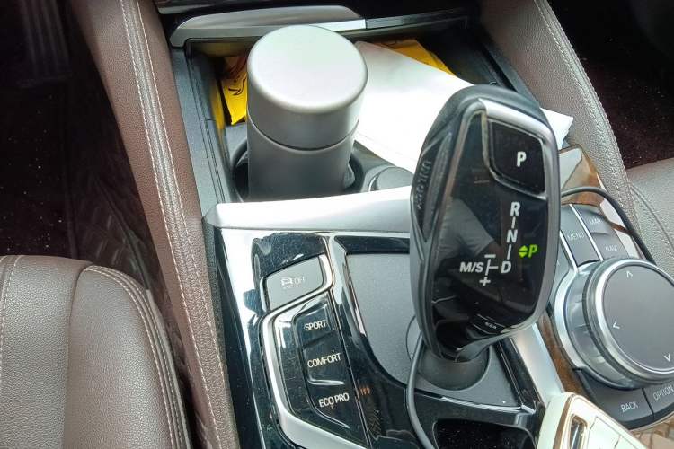 Used BMW 5 Series 2019 525Li Luxury Package Gear Lever