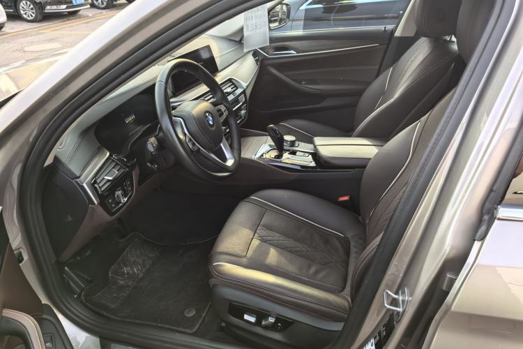 Used BMW 5 Series 2019 530Li Leading Model Luxury Package Interior 1
