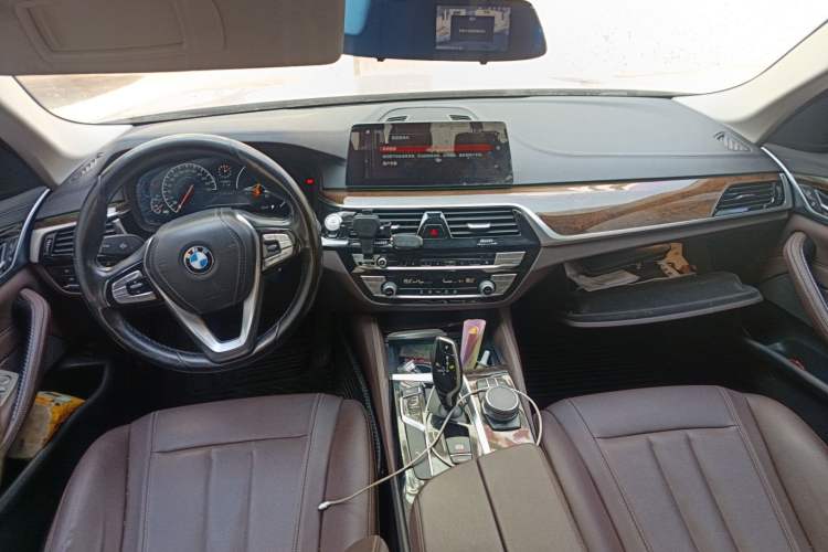 Used BMW 5 Series 2019 525Li Luxury Package Interior 2
