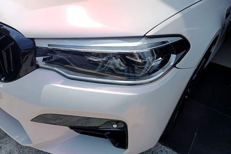 Used BMW 5 Series 2019 Restyled 530Li Luxury Edition M Sport Package Left Front Headlight