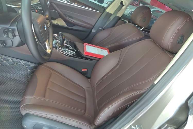 Used BMW 5 Series 2019 525Li Luxury Package Left Front Seat