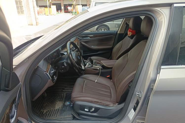 Used BMW 5 Series 2019 525Li Luxury Package Left Front Seat