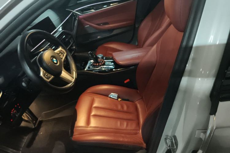 Used BMW 5 Series 2019 Facelifted 530Li Leading Edition M Sport Package Left Front Seat