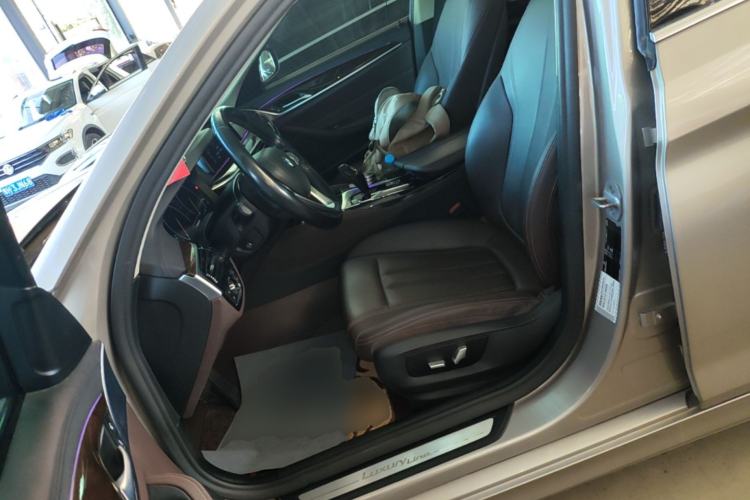 Used BMW 5 Series 2019 525Li Luxury Package Left Front Seat