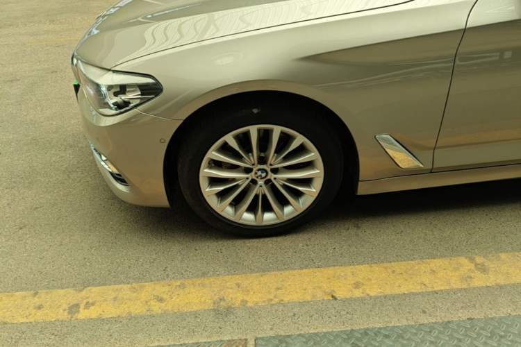Used BMW 5 Series 2019 Facelifted 525Li Luxury Package Left Front Wheel Hub