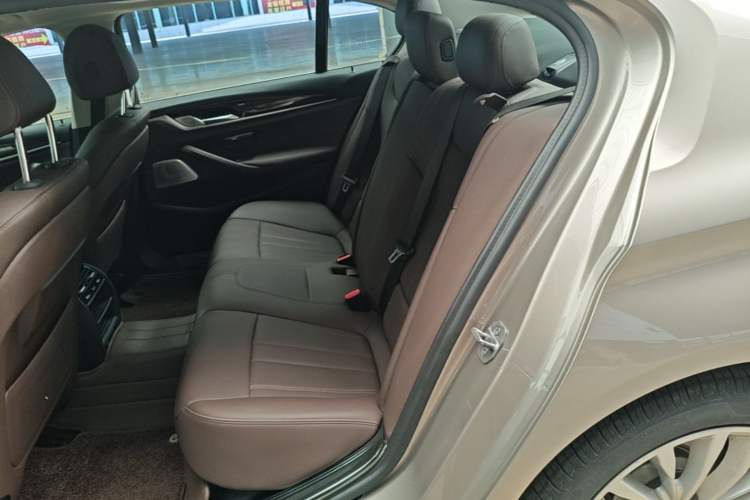 Used BMW 5 Series 2019 Facelifted 525Li Luxury Package Left Rear Seat