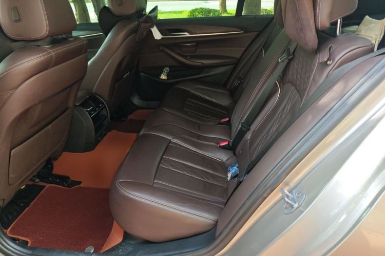 Used BMW 5 Series 2019 530Li Leading Model Luxury Package Left Rear Seat