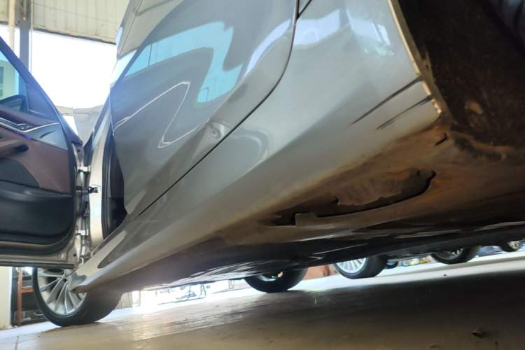 Used BMW 5 Series 2019 525Li Luxury Package Left Side Sill