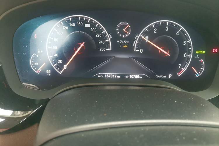 Used BMW 5 Series 2019 525Li Luxury Package Odometer Close Up