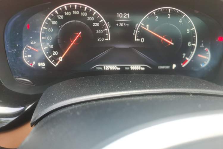 Used BMW 5 Series 2019 525i M Sport Package Odometer Close Up