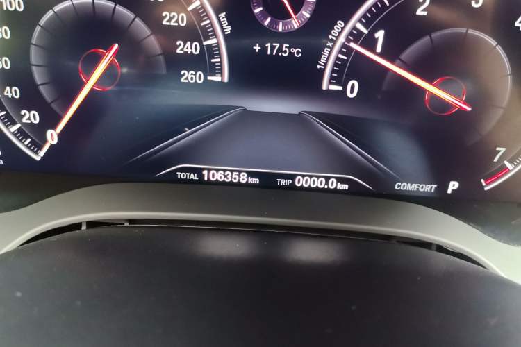 Used BMW 5 Series 2019 Facelifted 530Li Leading Edition Luxury Package Odometer Close Up