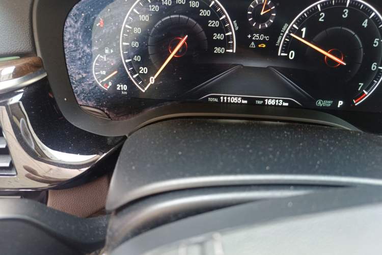Used BMW 5 Series 2019 525Li Luxury Package Odometer Close Up