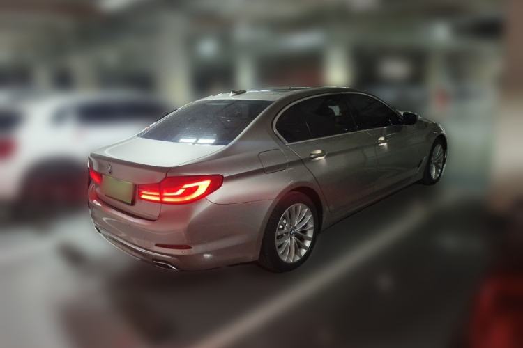 Used BMW 5 Series 2019 530Li Leading Model Luxury Package Rear Right 45 Deg