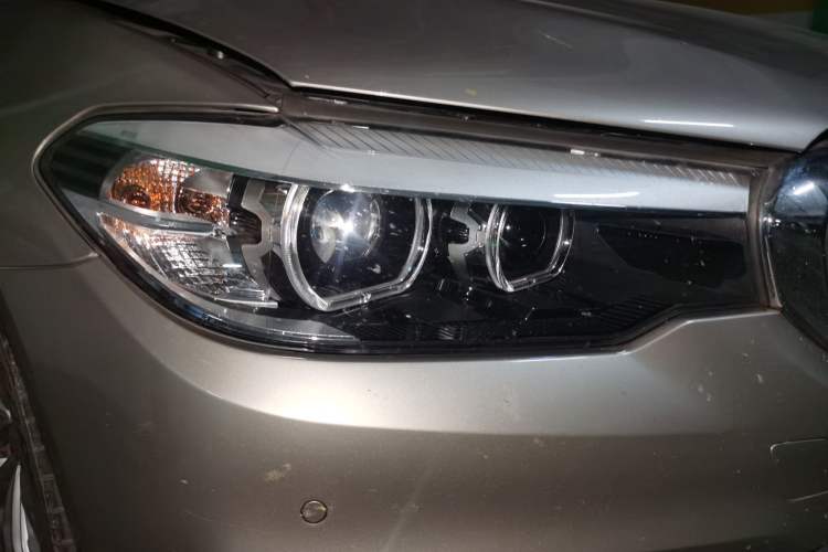 Used BMW 5 Series 2019 530Li Leading Model Luxury Package Right Front Headlight