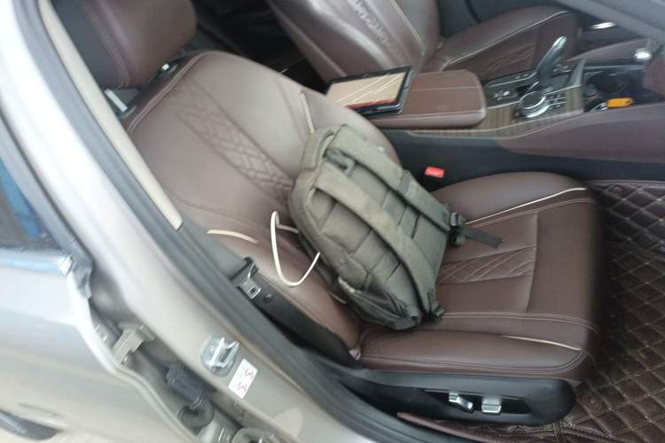 Used BMW 5 Series 2019 530Li Luxury Edition Premium Package Right Front Seat