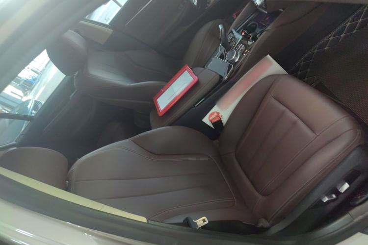 Used BMW 5 Series 2019 525Li Luxury Package Right Front Seat
