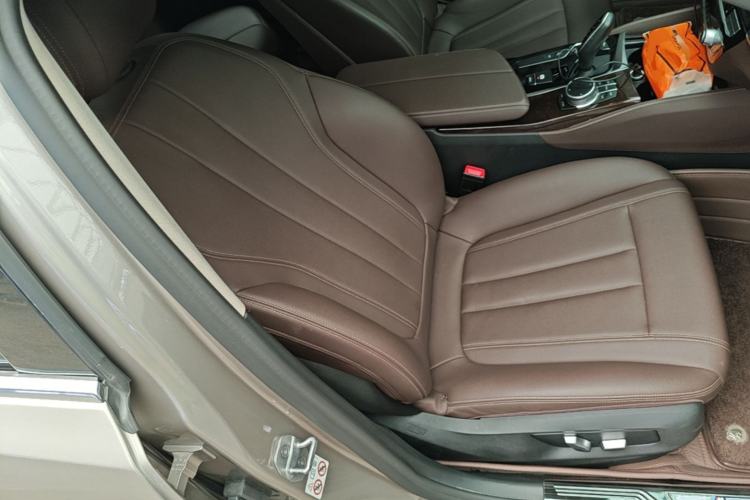 Used BMW 5 Series 2019 Facelifted 525Li Luxury Package Right Front Seat