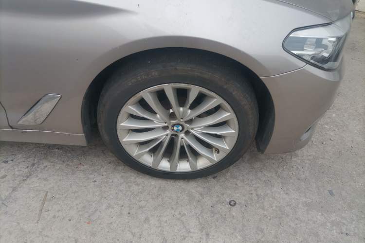 Used BMW 5 Series 2019 525Li Luxury Package Right Front Wheel Hub