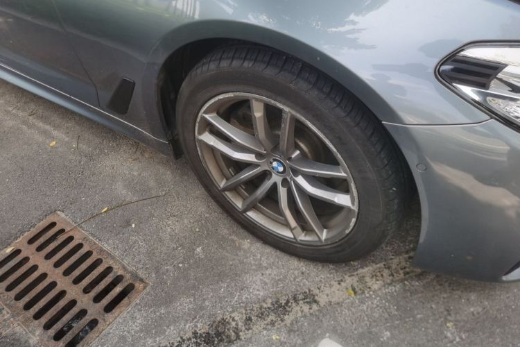 Used BMW 5 Series 2019 525i M Sport Package Right Front Wheel Hub