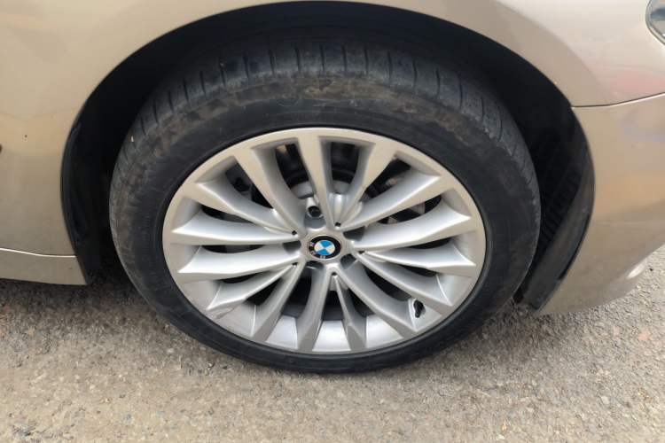 Used BMW 5 Series 2019 530Li xDrive Luxury Package Right Front Wheel Hub