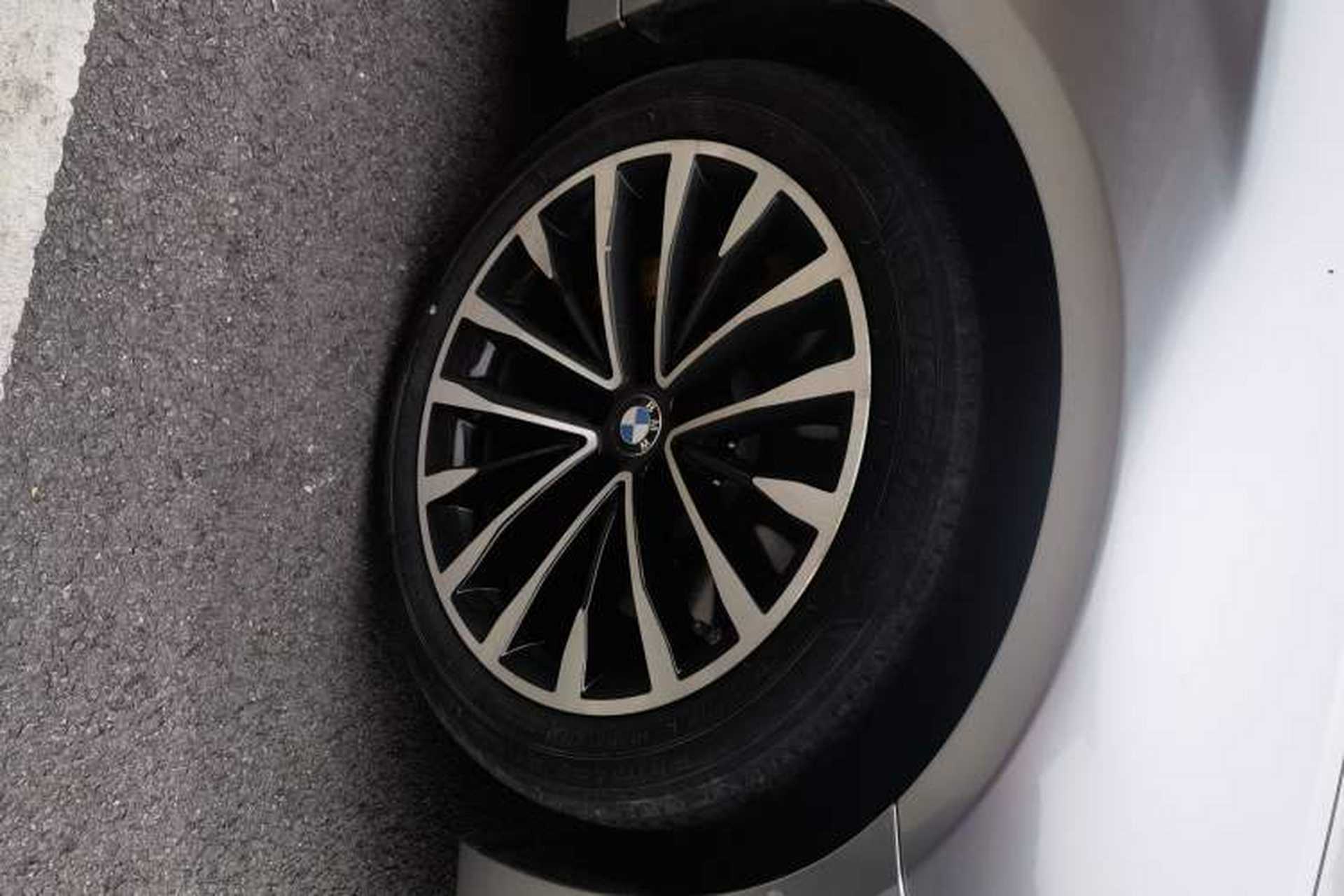 Used BMW 5 Series 2019 Facelifted 530Li Leading Edition Luxury Package Right Front Wheel Hub