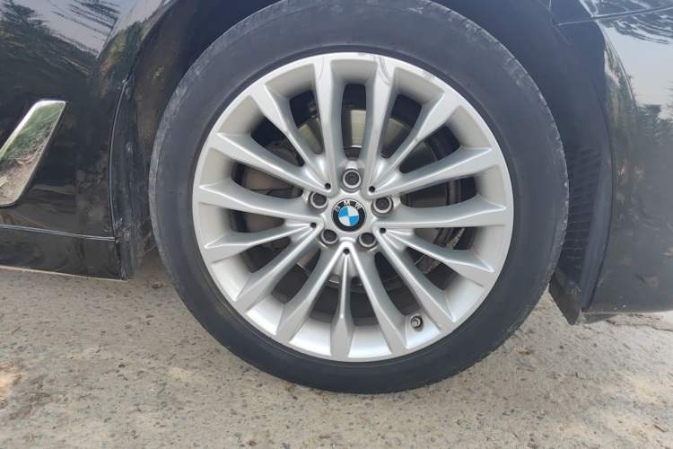 Used BMW 5 Series 2019 525Li Luxury Package Right Front Wheel Hub