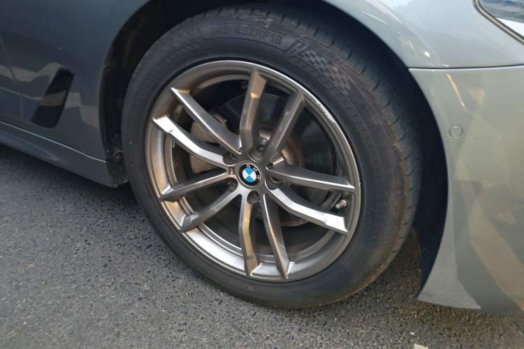 Used BMW 5 Series 2019 Restyled 525i M Sport Package Right Front Wheel Hub