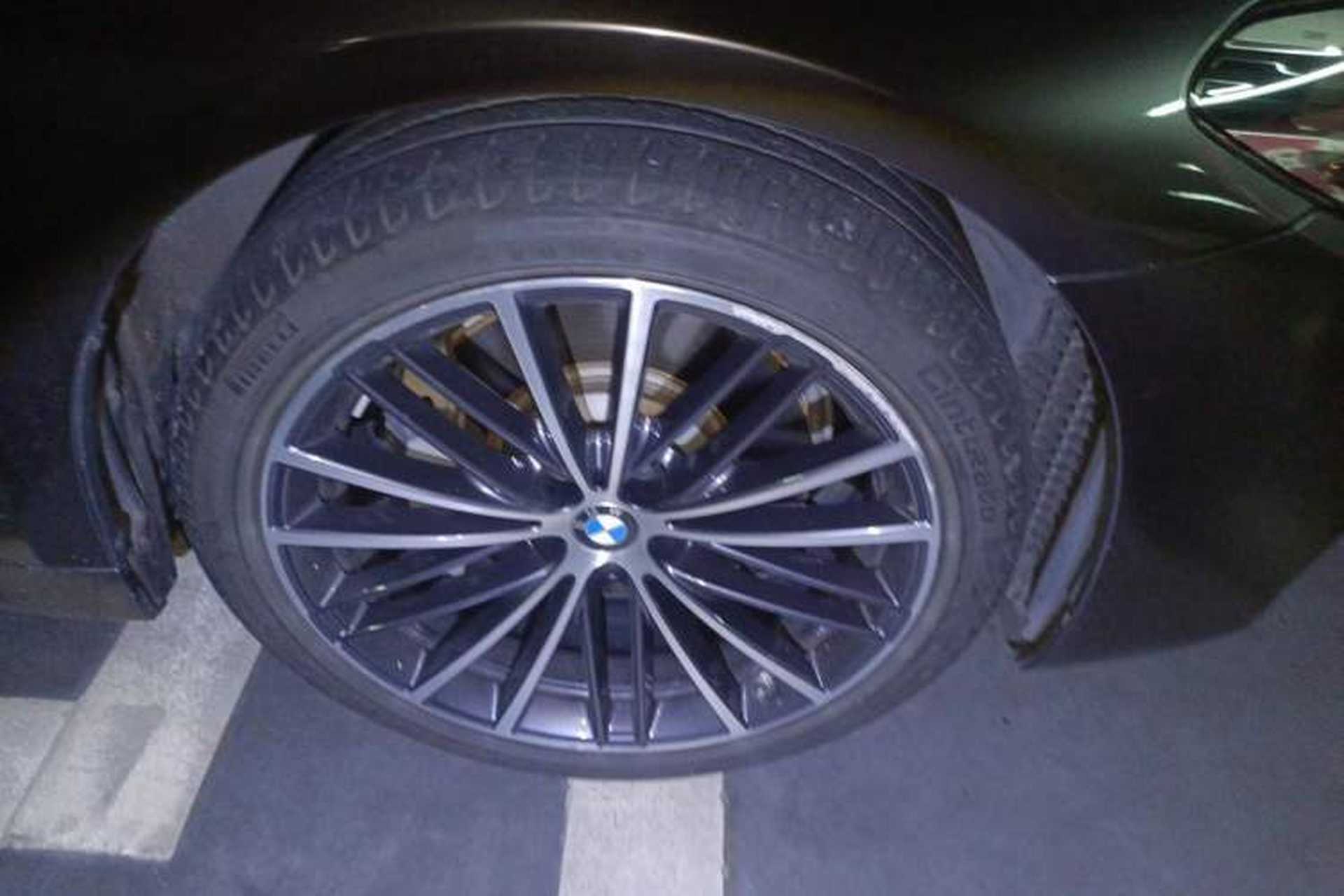 Used BMW 5 Series 2019 Facelifted 530Li Leading Edition M Sport Package Right Front Wheel Hub
