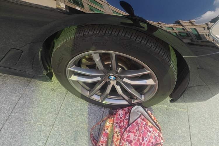 Used BMW 5 Series 2019 525i M Sport Package Right Front Wheel Hub