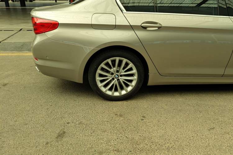 Used BMW 5 Series 2019 Facelifted 525Li Luxury Package Right Rear Wheel Hub