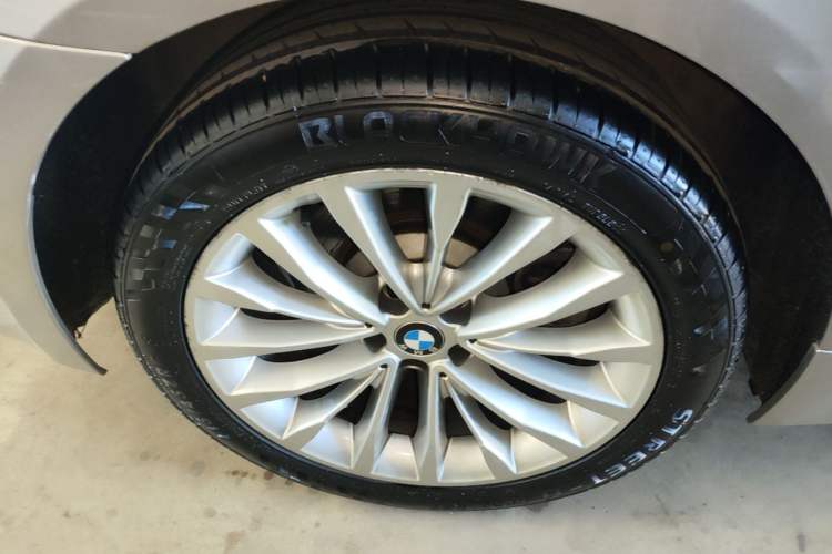 Used BMW 5 Series 2019 525Li Luxury Package Right Rear Wheel Hub