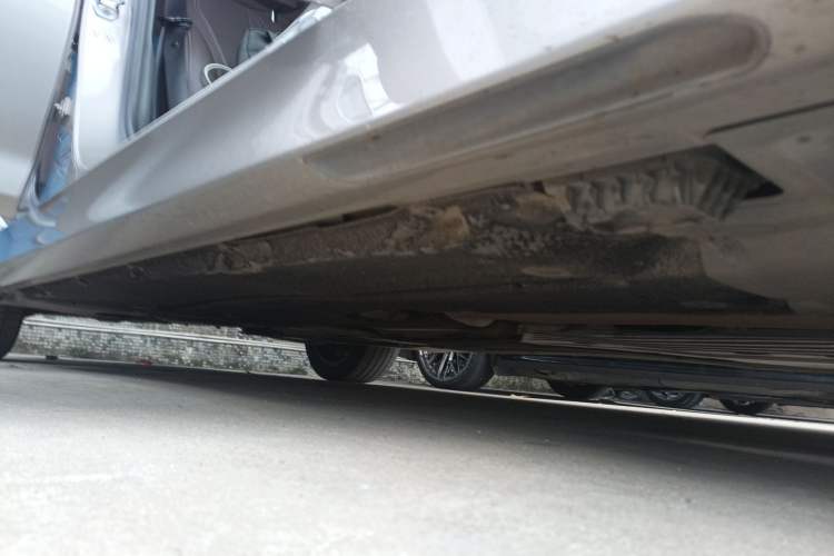 Used BMW 5 Series 2019 530Li Luxury Edition Premium Package Right Side Sill