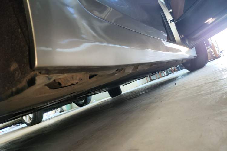 Used BMW 5 Series 2019 525Li Luxury Package Right Side Sill