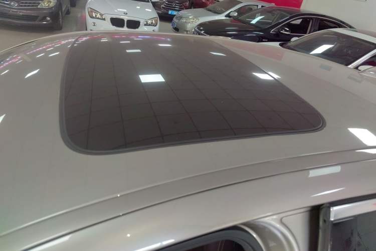 Used BMW 5 Series 2019 525Li Luxury Package Roof