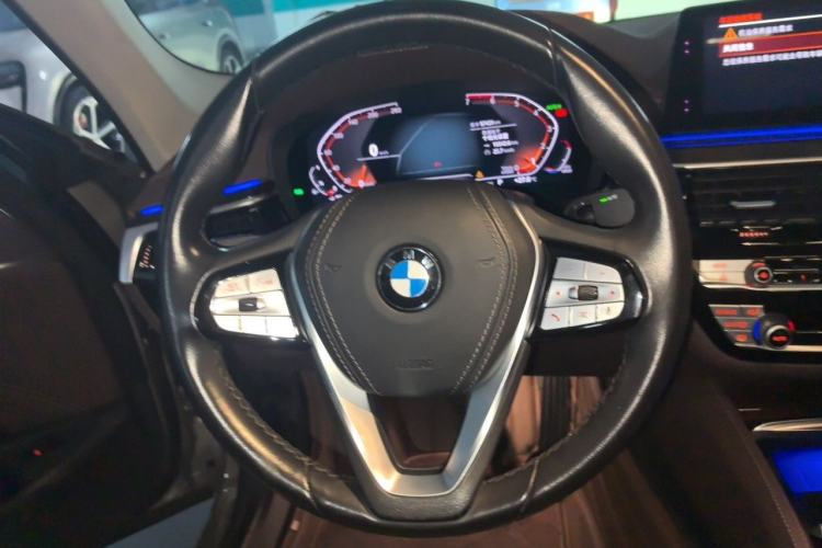 Used BMW 5 Series 2019 525Li Luxury Package Steering Wheel