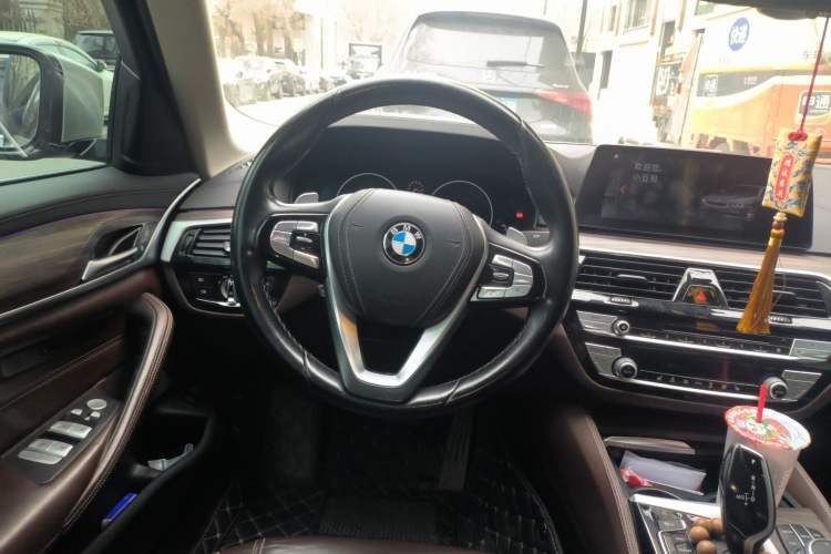 Used BMW 5 Series 2019 530Li xDrive Luxury Package Steering Wheel