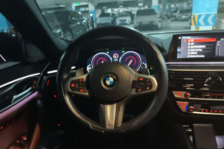 Used BMW 5 Series 2019 Facelifted 530Li Leading Edition M Sport Package Steering Wheel