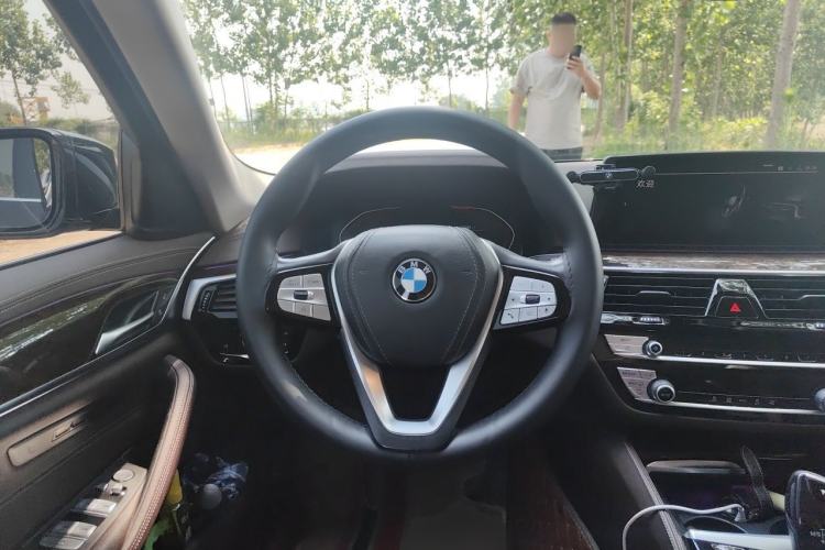 Used BMW 5 Series 2019 525Li Luxury Package Steering Wheel