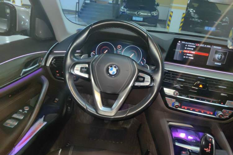 Used BMW 5 Series 2019 530Li Luxury Edition Premium Package Steering Wheel