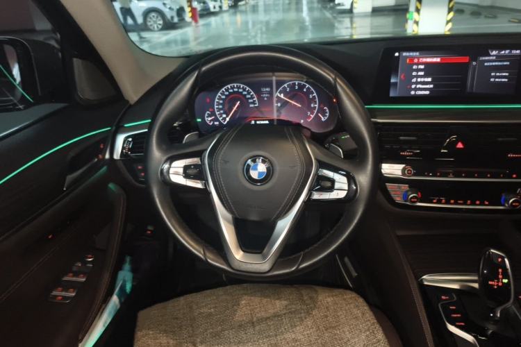 Used BMW 5 Series 2019 530Li Leading Model Luxury Package Steering Wheel